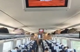 四川成都成都高铁站车内火车高铁媒体LED屏
