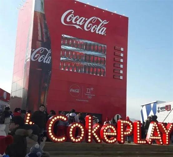 【全球案例分享】和可口可乐分享快乐：户外广告的花样玩法