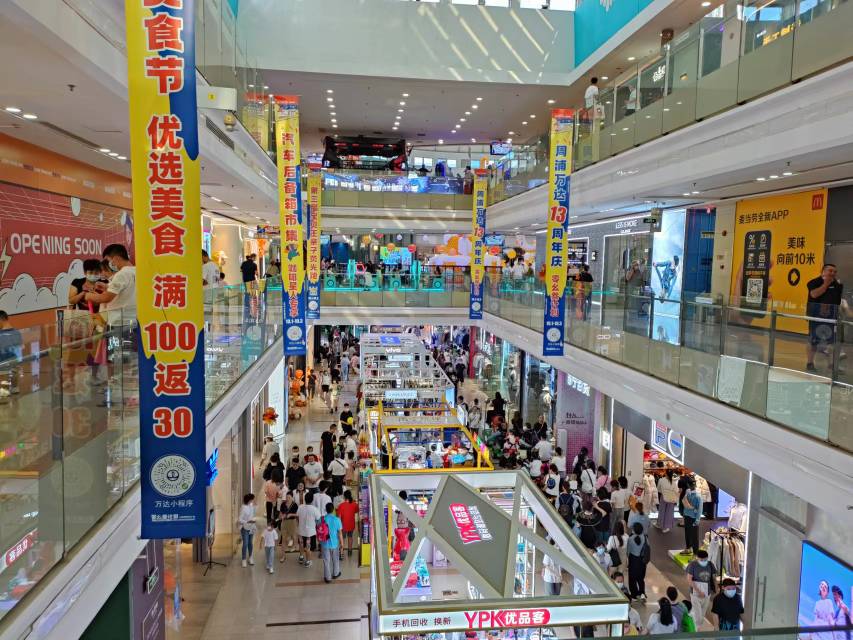 上海上海周浦万达广场商超卖场内部广告机/电视机