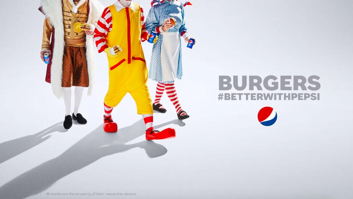 百事可乐平面广告:吃汉堡,还是配我们百事最好啦