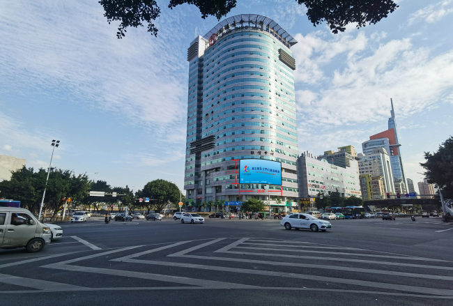 福建福州台江区五一南路联信大厦城市道路LED屏的图片
