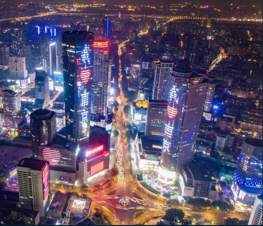 江苏南京新街口国际金融中心地标建筑灯光秀