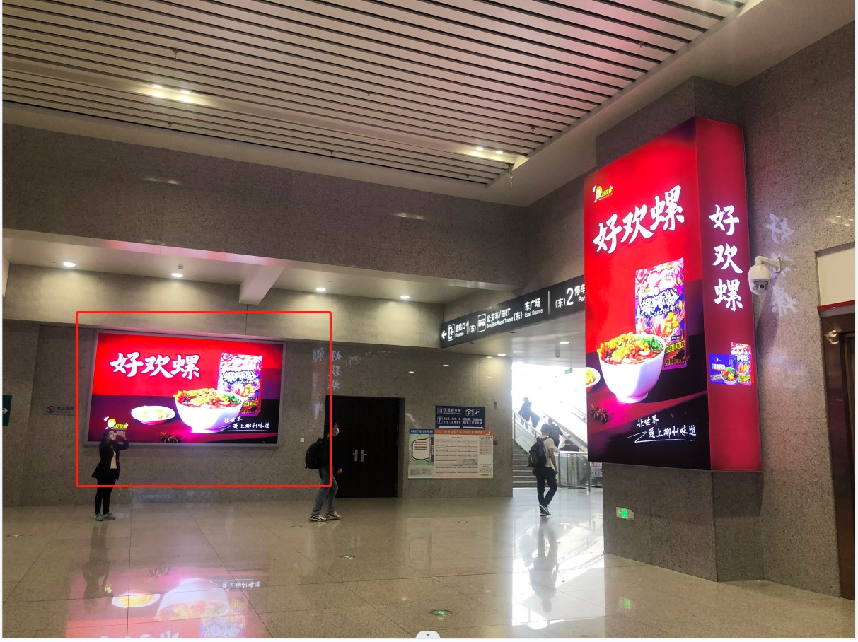 广西柳州地区柳州站出站大厅7火车高铁媒体灯箱