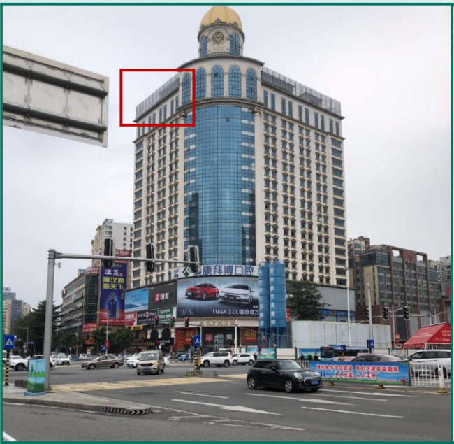 广东东莞鸿福路与莞太大道交汇处腾龙商务中心D位楼顶市区广场媒体单面大牌的图片