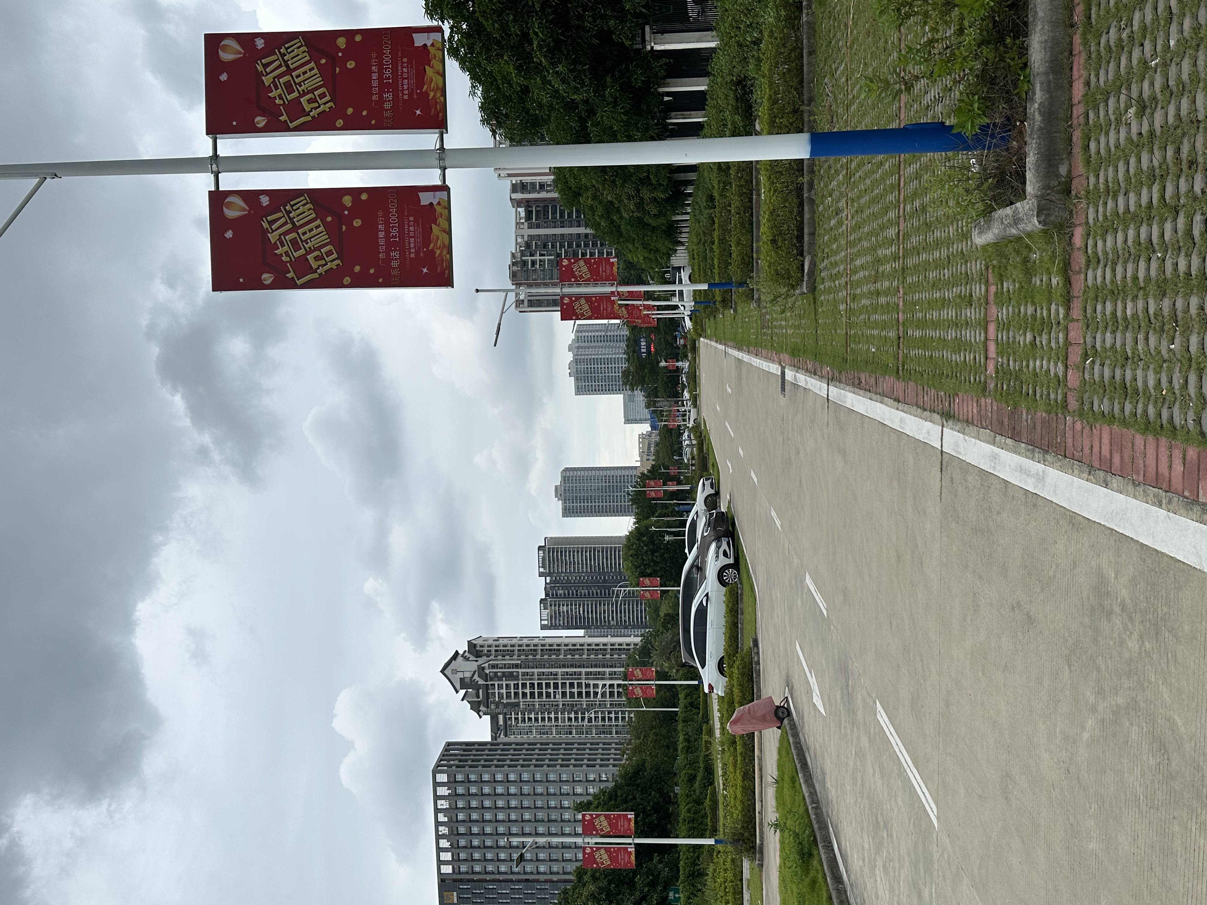 广东广州南沙区第一人民中心医院停车场所媒体灯箱