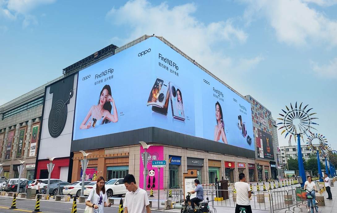 山东济南历下区泉城之光裸眼3D屏地标建筑媒体LED屏