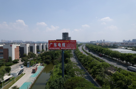 广东佛山佛江北高速里广路收费站入口附近高速公路媒体单面大牌