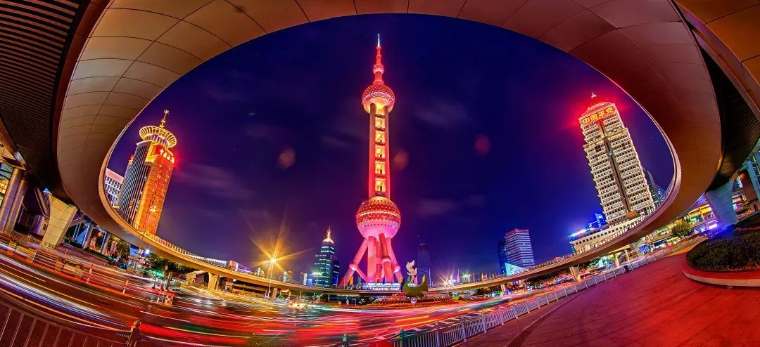 增设临时性户外广告410处，上海龙年景观春节喜庆氛围保持“在线”！