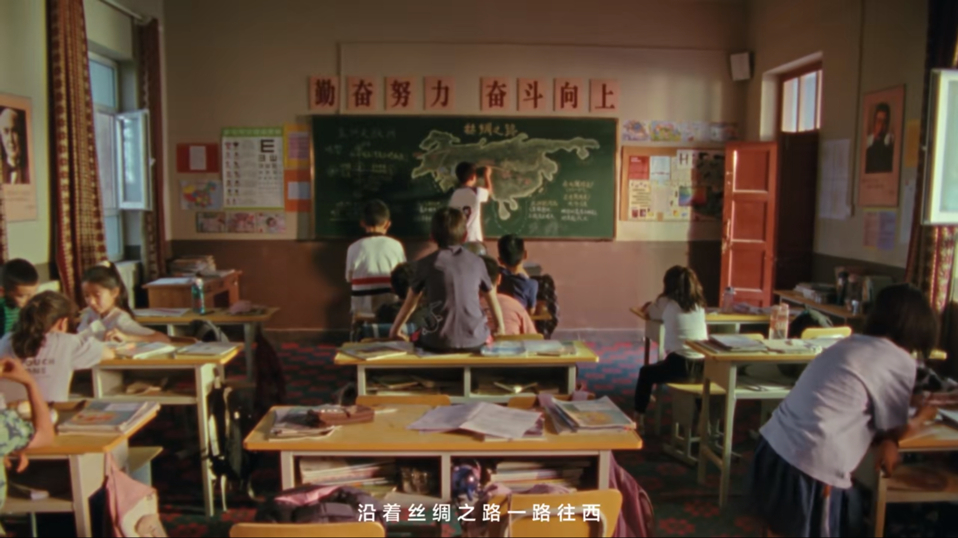 比亚迪邀百名足球少年去看欧洲杯